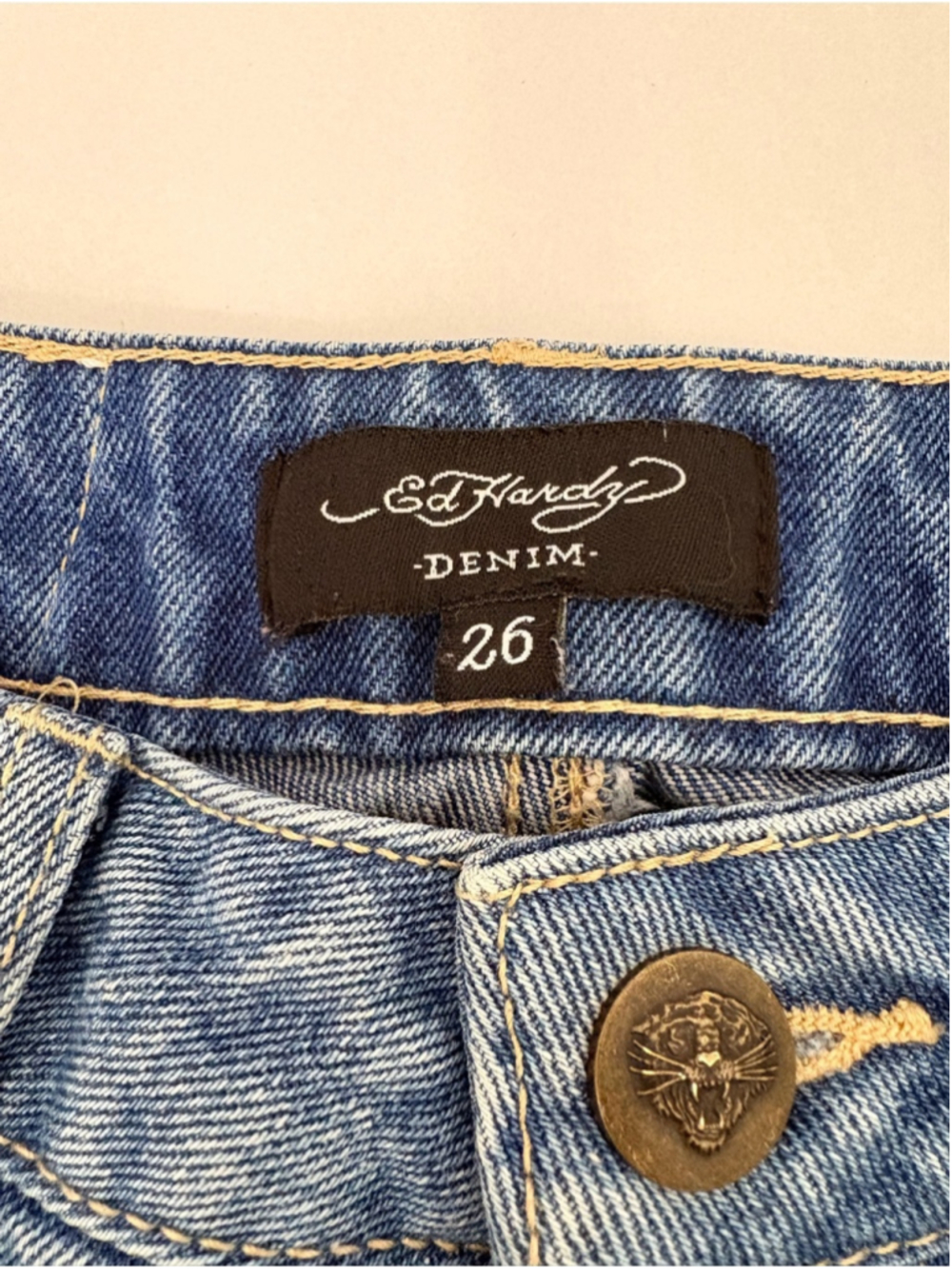 Ed Hardy Tattoo Graphic Wide Leg Jeans Sz 26 Light Wash EUC #309 - Picture 4 of 14